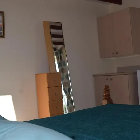 Mersinera Paradise Garden Stars House * לרנקה