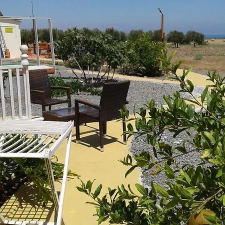 Mersinera Paradise Garden Stars House בית נופש