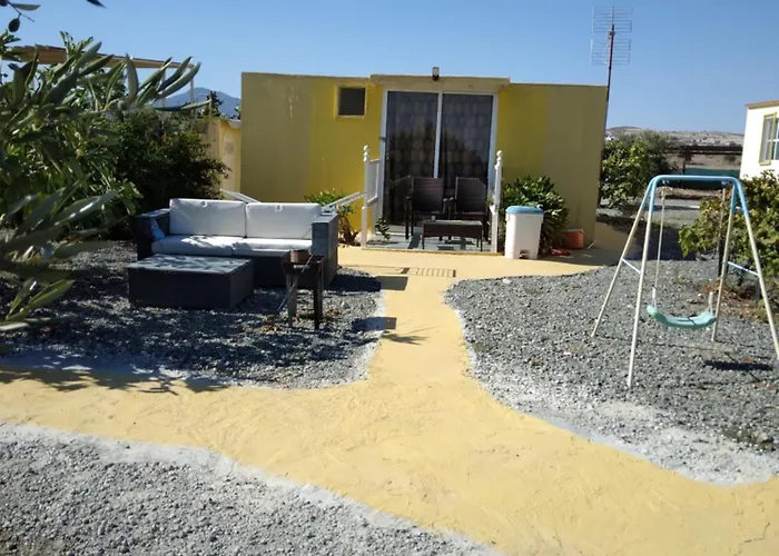 בית נופש Mersinera Paradise Garden Stars House